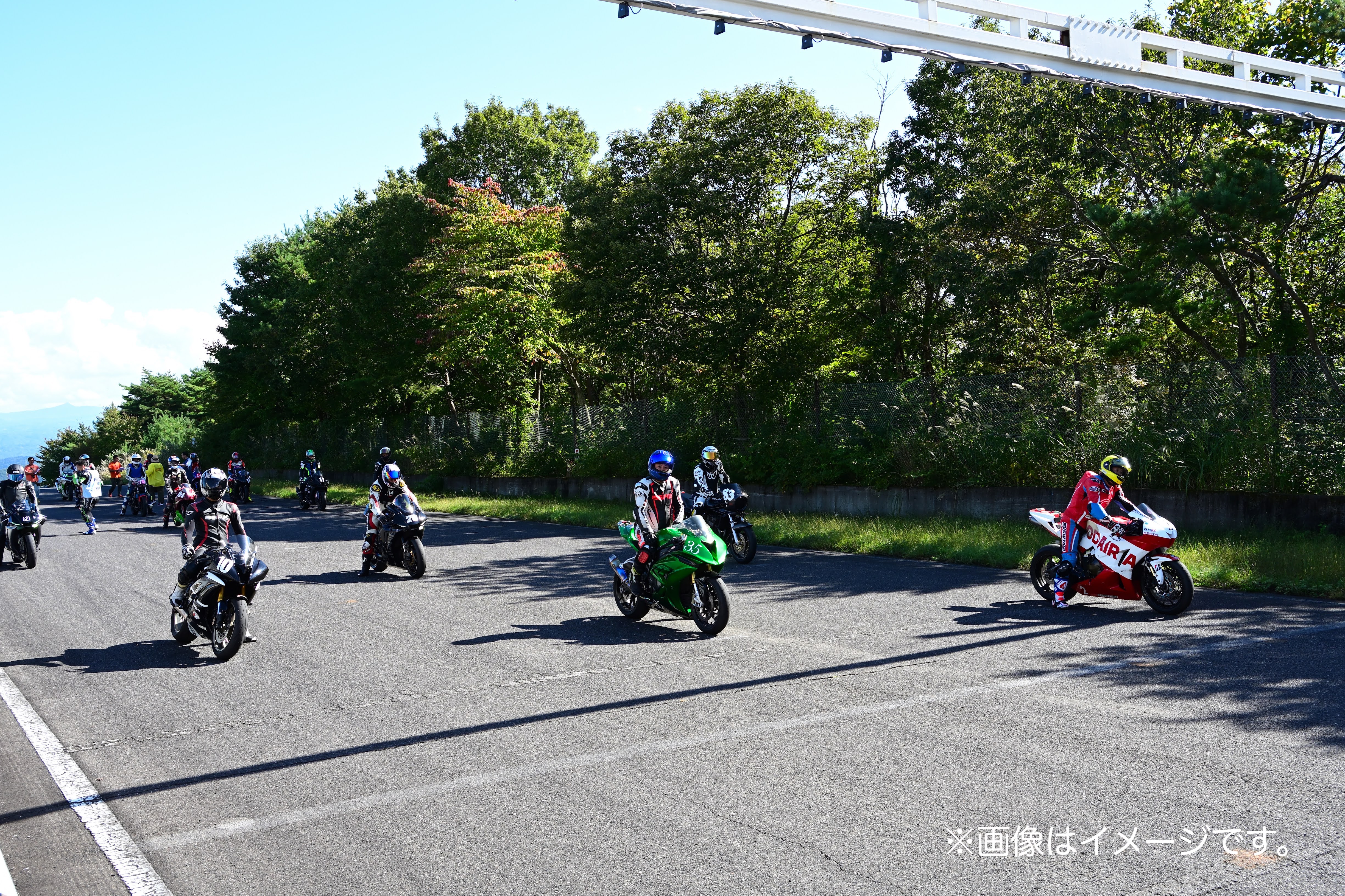 模擬レースの写真